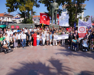  Ayvalık’ta 32. kez düzenlenen Ayvalık Engelliler Şenliği, 400 engelli ve ailesinin katılımıyla başladı. Beş gün sürecek etkinlikte engelli bireyler sosyal yaşamın tadını çıkaracak.