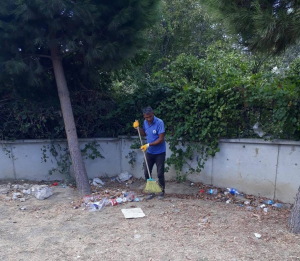 Edremit Belediyesi, 2024-2025 eğitim-öğretim dönemi öncesinde okullarda kapsamlı temizlik çalışmaları başlattı. Temizlik çalışmaları, öğrencilerin sağlıklı ve temiz bir ortamda eğitim almasını amaçlıyor.