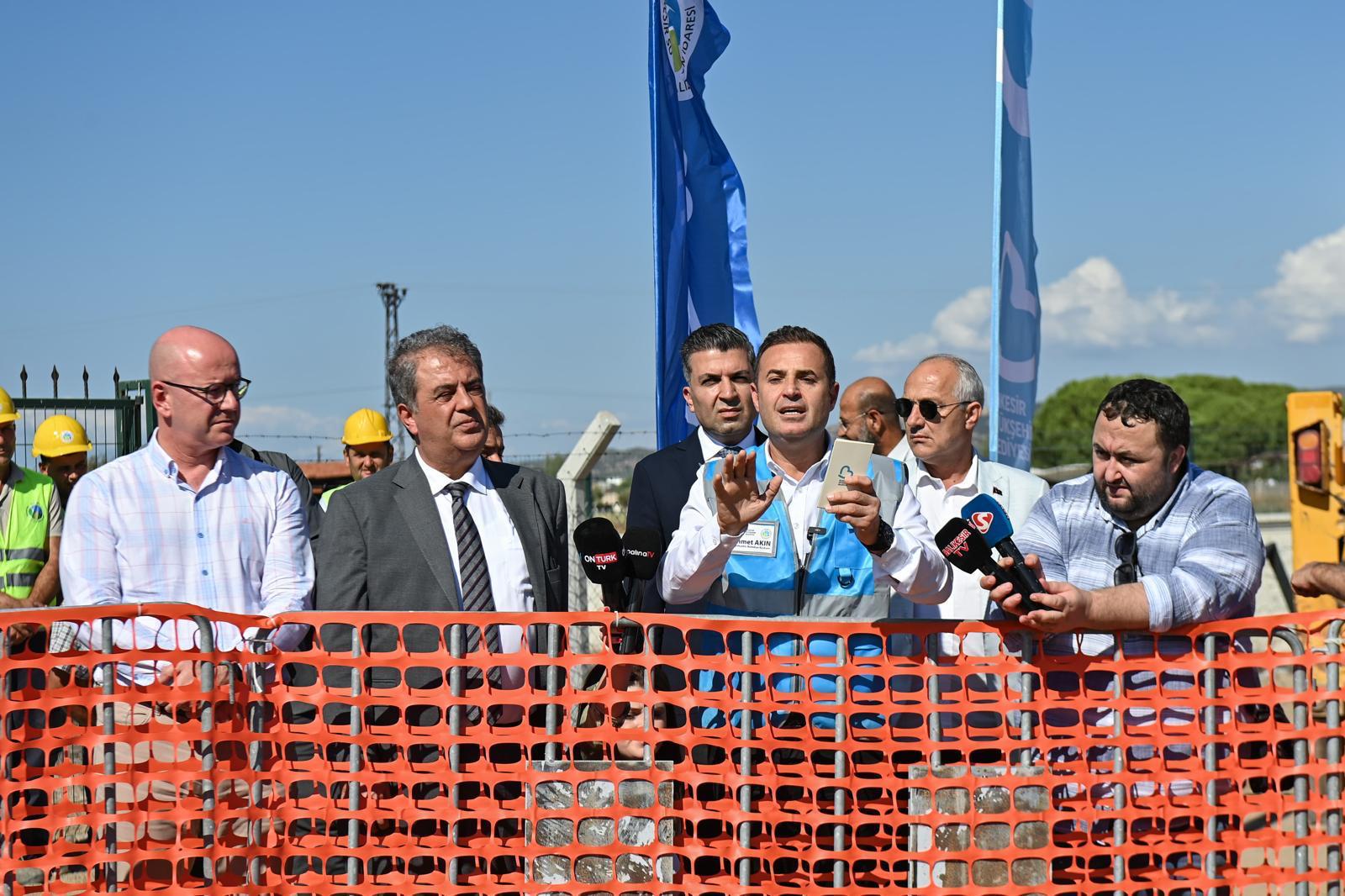 Balıkesir Büyükşehir Belediyesi, yerel kalkınmayı desteklemek amacıyla tarımsal projelerden sosyal konut yatırımlarına kadar geniş bir alanda faaliyet gösterecek Planlama ve Kalkınma Şirketi'ni kurdu. Başkan Ahmet Akın, bölgesel gelişim ve sürdürülebilir kalkınma hedeflerine vurgu yaptı.