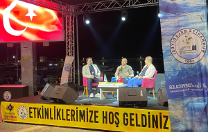 Burhaniye-Ören Turizm, Kültür ve Sanat Festivali kapsamında düzenlenen "Gastronomide Zeytinyağının Yeri" söyleşisinde, Burhaniye'nin zeytinyağının gastronomi dünyasındaki önemi ve bölge turizmine katkıları ele alındı.