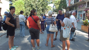 Balıkesir Burhaniye'de çevreciler, Avunduk ve Sübeylidere köylerinde planlanan altın madenine karşı itiraz dilekçeleri sundu. Çevre ve zeytinlikler için büyük tehlike oluşturan bu proje, köylüler ve çevre platformları tarafından protesto ediliyor.