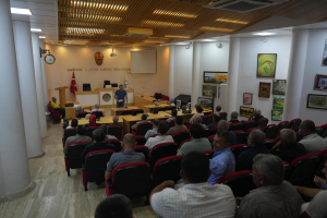  Burhaniye Tarımsal Kalkınma Kooperatifi, muhtarlarla bir araya gelerek, üreticilerin ürünlerinin değerlendirilmesi ve pazarlanması için iş birliği fırsatlarını değerlendirdi. Kooperatif, Burhaniye halkına hem üretici hem de tüketici olarak kazanç sağlamayı hedefliyor.