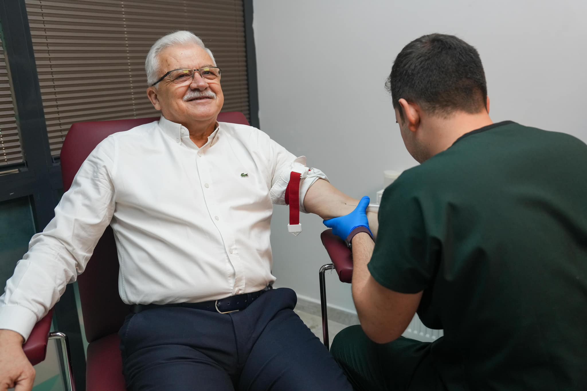 Burhaniye Belediyesi, Ferit Çakıroğlu Sağlık Merkezi, kan tahlili, idrar tahlili, fizyoterapi, laboratuvar, sağlık hizmetleri, Ali Kemal Deveciler, koruyucu sağlık