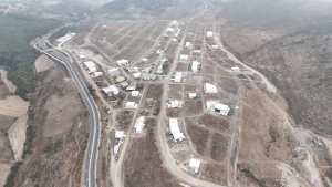 Balıkesir Büyükşehir Belediye Başkanı Ahmet Akın, Atatepe Karma Sanayi Sitesi’nin 30 yıllık yol sorununu çözüyor. 3 bin 100 metrelik yol yapımı başladı. Detaylar haberimizde.