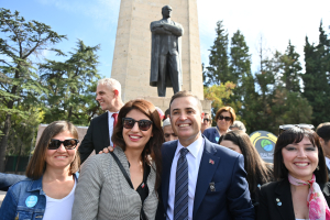 10 Ekim Dünya Balıkesirliler Günü, Balıkesir’de yapılan etkinliklerle kutlandı. Başkan Ahmet Akın, "Balıkesirli olmanın gururunu yaşıyorum" dedi. Etkinlikler Ali Çakar konseri ile devam edecek.
