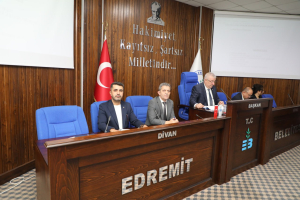 Edremit Belediyesi, 2025 yılı bütçesini 2 milyar 682 milyon 510 bin lira olarak onayladı. Oylama sonucunda bütçe, CHP’li üyelerin desteğiyle kabul edildi.