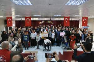 Burhaniye Ticaret Odası Özel Eğitim Uygulama Okulu, 3 Aralık Dünya Engelliler Günü kapsamında düzenlediği etkinliklerle sevginin ve emeğin gücünü vurguladı. Dans ve empati etkinlikleriyle farkındalık yaratıldı.