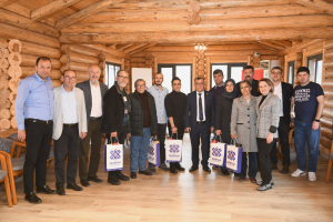 Altıeylül Belediyesi, 3 Aralık Dünya Engelliler Günü’nde düzenlediği kahvaltıda engelli bireyler ve dernek temsilcileriyle bir araya geldi. Başkan Hakan Şehirli, eşit haklar ve toplumsal dayanışma mesajı verdi.