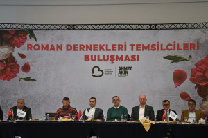 Balıkesir Büyükşehir Belediye Başkanı Ahmet Akın, Roman Dernekleri Temsilcileri Buluşması'nda Türkiye’nin en büyük Roman Çocuk Orkestrası'nın kurulacağını açıkladı. Ayrımcılığa son verecek projelerle Balıkesir’e yeni bir soluk geliyor.