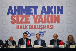 Balıkesir Büyükşehir Belediye Başkanı Ahmet Akın, Halk Buluşması kapsamında Havran’da vatandaşlarla bir araya geldi. Tarımsal kalkınma hedeflerini ve altyapı projelerini anlattı.