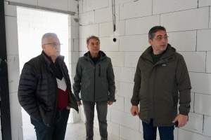 Burhaniye Belediyesi, üçüncü kreşi Nurten Aslan Çocuk Gündüz Bakımevi’ni açmaya hazırlanıyor. Okul öncesi eğitime katkı sağlayacak modern kreş, çocuklara güvenli ve eğlenceli bir ortam sunacak.