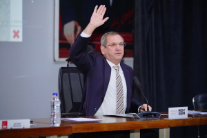 Ayvalık Belediye Meclisi, turizm imarlı alanların kötüye kullanımını engellemek için önemli bir karara imza attı. Turistik tesislerin konut olarak satışını önleyecek düzenleme mecliste oy birliğiyle kabul edildi.