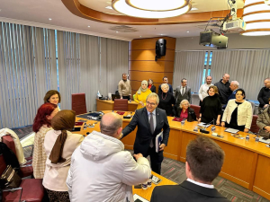 Bandırma Belediye Başkanı Dursun Mirza, merkez mahalle muhtarlarıyla bir araya gelerek mahallelerin öncelikli ihtiyaçlarını değerlendirdi. Yeni projeler hayata geçirilerek kentin yaşam kalitesi artırılacak.