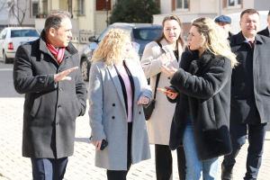  Burhaniye’de kentsel dönüşüm için ilk adımlar atıldı. Riskli yapıların tespiti için saha incelemeleri başladı. Detaylar haberimizde!