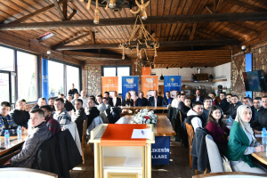 AK Parti Balıkesir İl Gençlik Kolları, Bigadiç’te düzenlediği eğitim kampıyla teşkilatlanma, sosyal medya ve siyasi yönetim konularında gençleri eğitti.