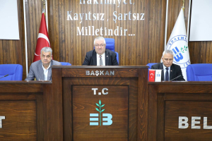 Edremit Belediye Başkanı Mehmet Ertaş, Zeytinli Rock Festivali’nin ilçeye geri getirilmesi için çalışmalarını sürdürüyor. Festivalin yeniden düzenlenmesi için yapılan toplantıda ortak fikir birliğine varıldı.