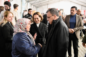 Altıeylül Belediye Başkanı Hakan Şehirli, Milletvekili Serkan Sarı ve beraberindeki heyet, Büyükşehir Belediyesi’nin iftar programında vatandaşlarla buluştu. Ramazan ayının birlik ve beraberlik ruhu Altıeylül’de yaşatıldı.