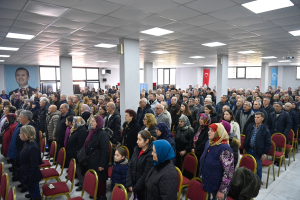 Balıkesir Büyükşehir Belediye Başkanı Ahmet Akın, Balya’da vatandaşlarla buluştu. İlçeye bir yılda 60 milyon TL yatırım yapıldığını açıklayan Akın, ulaşımdan sosyal desteklere kadar birçok müjde verdi.