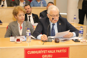 Burhaniye Belediyesi 2025 yılı Nisan ayı olağan meclis toplantısı yapıldı. Yeni komisyon üyeleri seçildi, 2024 faaliyet raporu oy çokluğuyla kabul edildi.