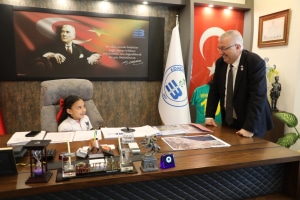 Edremit Belediyesi, 23 Nisan Ulusal Egemenlik ve Çocuk Bayramı’nı, Dalyan Sahili’nde düzenleyeceği 25. Uçurtma Şenliği ile coşkuyla kutluyor. Tüm çocuklar ve aileler davetli!