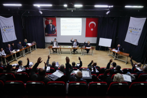 Ayvalık Belediyesi 2024 yılı faaliyet raporu onaylandı! Başkan Mesut Ergin, sosyal belediyecilik, kültür-sanat, spor ve dayanışma projeleriyle dolu bir yılı değerlendirdi.