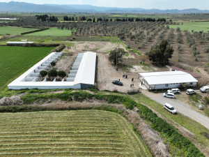 Edremit Belediyesi, Çıkrıkçı Mahallesi’nde sokak hayvanları için modern bir bakım evi ve rehabilitasyon merkezi açıyor. Nisan sonunda hizmete girecek merkezde tedavi, bakım ve sahiplendirme çalışmaları yapılacak.
