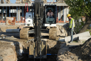 BASKİ, Burhaniye’de altyapı sorunlarına anında müdahale etti. Başkan Ahmet Akın'ın talimatıyla kanalizasyon hatlarındaki göçükler onarıldı, altyapı daha sağlıklı hale getirildi.