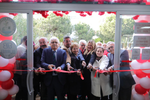 Burhaniye Belediyesi, sosyal belediyecilik anlayışıyla emeklilere özel Emekliler Lokali Sosyal Tesisi’ni hizmete açtı. Başkan Deveciler’in seçim vaadi hayata geçti.