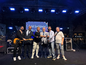 Bandırma Sahil Şenlikleri, Bandırma Belediyesi, Dursun Mirza, Bandırma etkinlikleri, Cumhuriyet Meydanı, Balıkesir kültür sanat, Bandırma haberleri, yaz şenlikleri, Bandırma konserleri, Bandırma kültürel etkinlikler