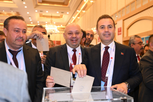 Balıkesir Büyükşehir Belediye Başkanı Ahmet Akın, Türkiye Belediyeler Birliği Olağan Meclis Toplantısı'nda oy birliğiyle 1. Başkanvekilliğine seçildi. Detaylar haberimizde.