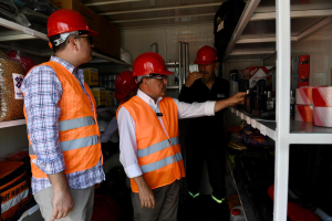 Altıeylül Belediyesi, afetlere karşı hazırlık kapsamında Asuva Park’a ilk Altıeylül afet konteyneri yerleştirdi. 80 kalem malzemeyle donatılan konteyner, deprem ve afetlerde hayat kurtaracak.