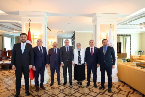 Balıkesir’de gençlik için spor yatırımları hız kesmeden devam ediyor. 13 yeni tesis ilçelerde hizmete giriyor. Detaylı liste ve açıklamalar haberimizde.