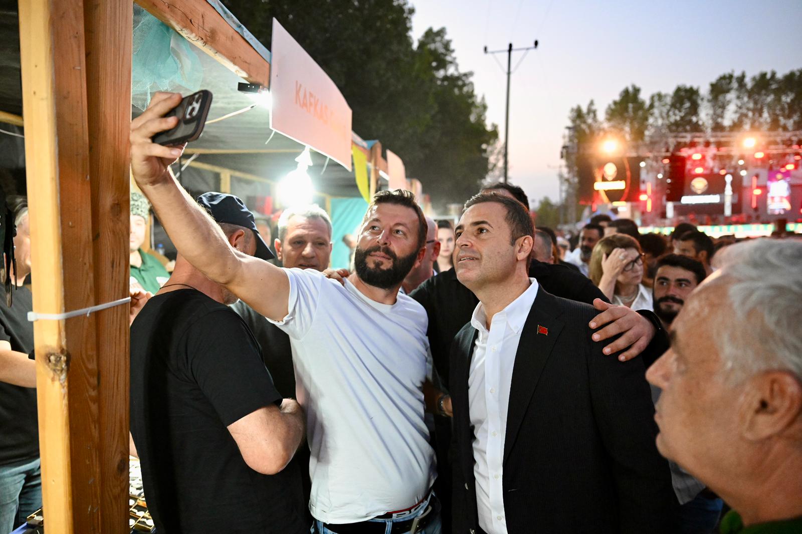 Akın: “Bizler, Hep Birlikte Büyük Bir Aileyiz”