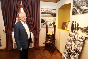 Burhaniye Belediyesi Kent Arşivi Pazarbaşı Konağı’nda ziyaretçilerini ağırlıyor