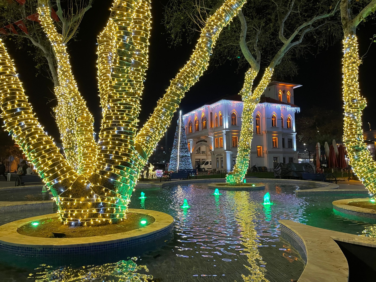 BANDIRMA YENİ YILA IŞIL IŞIL GİRİYOR