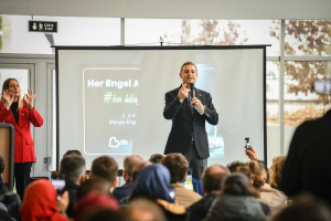 Ahmet Akın 3 Aralık Dünya Engelliler Günü programında özel gereksinimli personellerle