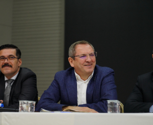 Ayvalık’ta düzenlenen toplantıda muhtarlar mahallelerde yaşanan sorunları yetkililerle paylaştı