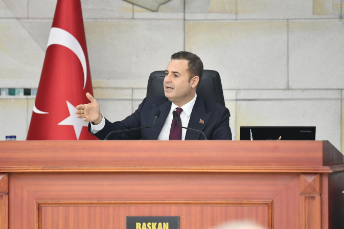 Ahmet Akın’dan Parti Değişikliği İddialarına Net Yanıt: “Mensubu Olduğum Parti CHP’dir”