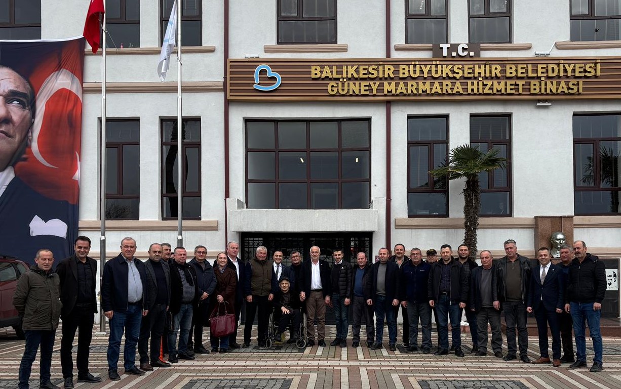 Bandırma’da kırsal mahalle muhtarlarının Balıkesir Büyükşehir Belediyesi yetkilileriyle yaptığı değerlendirme toplantısı