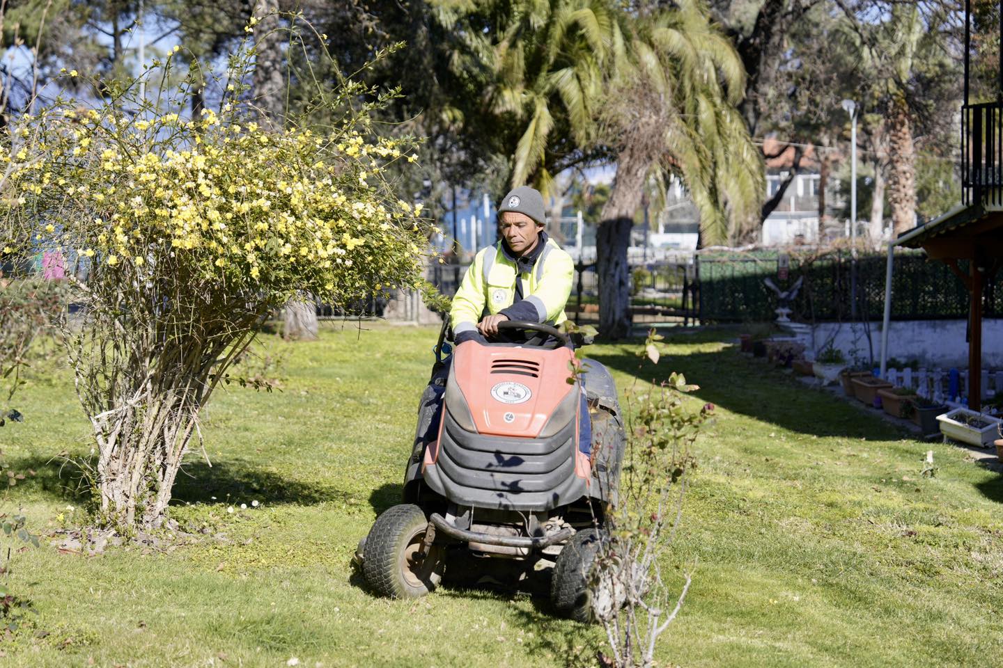 Burhaniye’de Park ve Yeşil Alanlarda Bahar Seferberliği Başladı