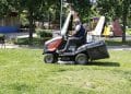 BURHANİYE’DE YAZ SEZONU VE BAYRAM ÖNCESİNDE PARK VE YEŞİL ALANLARDA YOĞUN MESAİ