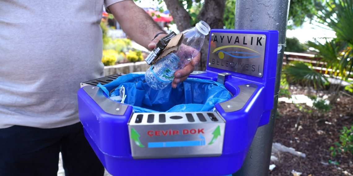 AYVALIK’TA YENİ NESİL ŞEFFAF ÇÖP POTASI DÖNEMİ…