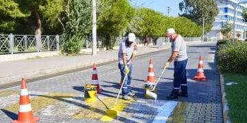 BURHANİYE’DE YOL YAPIM, BAKIM VE ONARIM ÇALIŞMALARINDA YOĞUN MESAİ