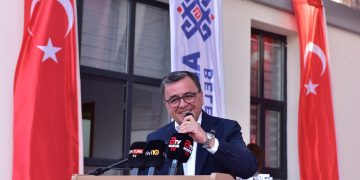 ALTIEYLÜL’DE SOSYAL BELEDİYECİLİĞİN YENİ ADRESİ KAPILARINI AÇTI
